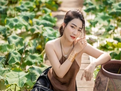 关于芙蕖的诗句(70句)